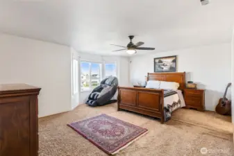 Huge Primary bedroom. There's new carpet in here now!    There's new carpet in here now!