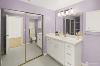 Master bathroom2