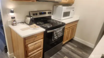 no new flooring and cabinetries