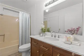 2nd Bathroom