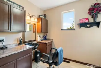 "Salon" area with an exterior door for private entry.