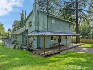 Beautiful Landscape & Covered Deck!