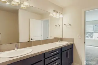 bedroom #1 bath en-suite