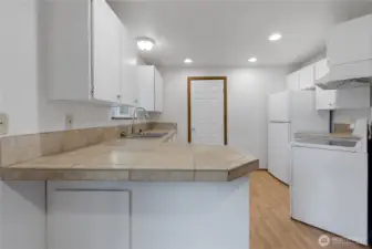 Light and Bright Kitchen