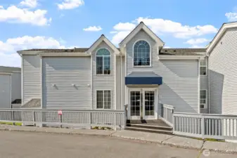 Great Opportunity to live in the desirable Newport Hills community.