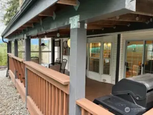 Large porch for entertaining