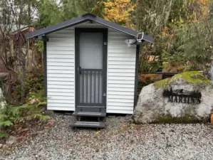 Shed/Studio with power