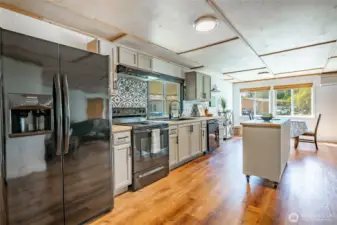 Newer appliances and cabinets.
