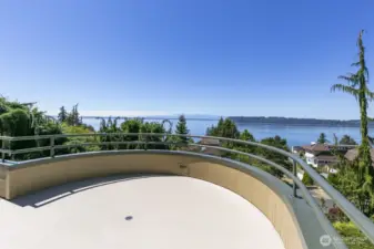 Located out from the living room you get to enjoy wonderful views.
