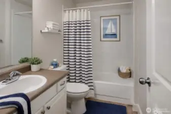 Virtually Staged bath 1