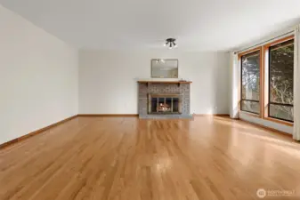 Spacious living room