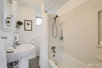 Main level bathroom.