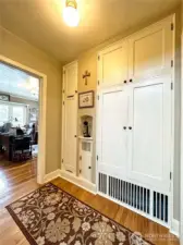 Beautiful built-in cabinets for clean, cohesive asthetic