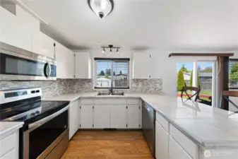 Attractive kitchen to work in!