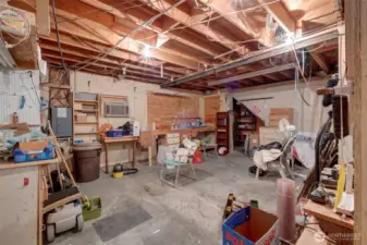 Unfinished 1100 sq ft  garage