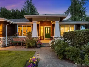 The Retreat in Juanita: welcome to this tucked-away peaceful sanctuary.