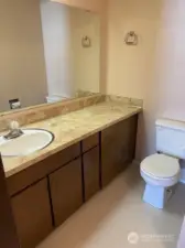 Master bed bathroom