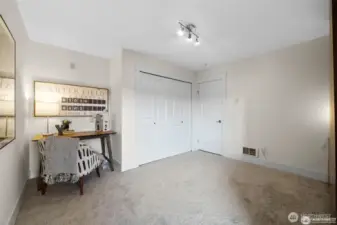 2nd bedroom with Murphy bed closed