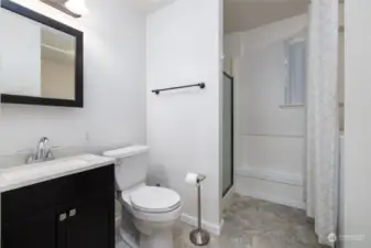 Lower level 3/4 bathroom