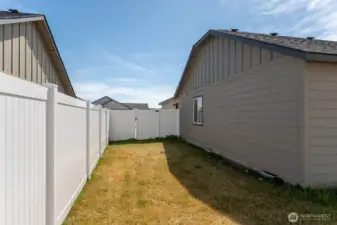 Large amount of space on side of hom.