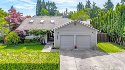 Fantastic location close to shopping, freeways, schools and bingo!