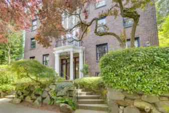 The Betsy Ross Condominium
