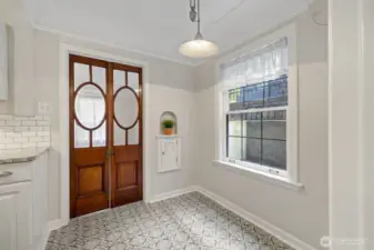 Kitchen eating area