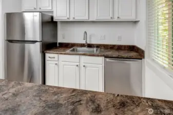 New refrigerator, dishwasher, range, and microwave. microwave!