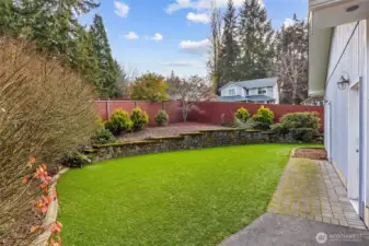 High-quality astroturf for effortless yard upkeep, delivering lush, year-round greenery with minimal maintenance required