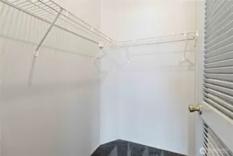 Walk-in for main bedroom