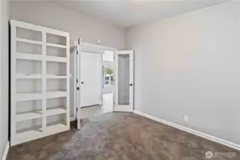 Den/office/bonus room