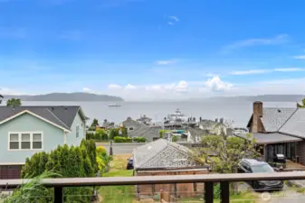 Catch views of the ferry, Orcas, and more