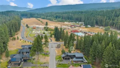 Close to Pool, Farm and Playground