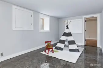 4th Bedroom or Large Playroom