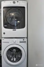 Washer Dryer included