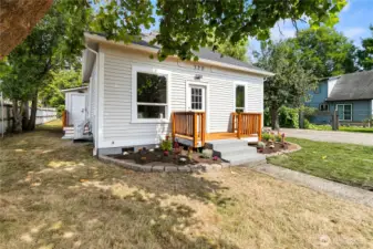 This home is cute as a button!