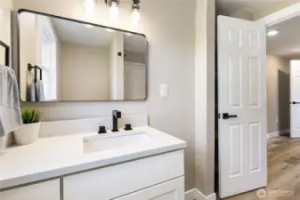 Full bathroom for other bedrooms and guests