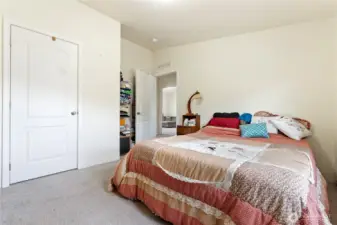 Guest bedroom 1.