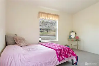 Guest bedroom 2.