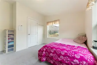 Guest bedroom 2.