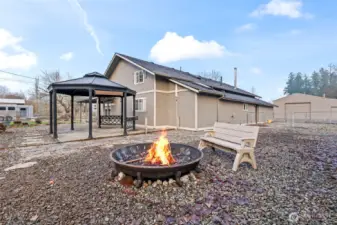 Firepit area for entertaining!