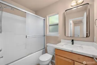 2nd floor bathroom shared by 2 bedrooms