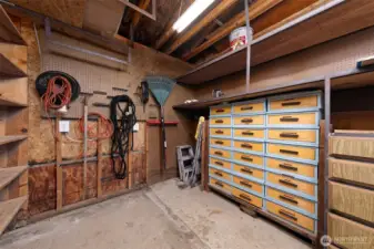 Great storage in here!