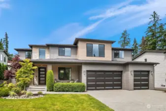 Luxurious 2019 Home in Highly-Desirable Location (Must-See!)
