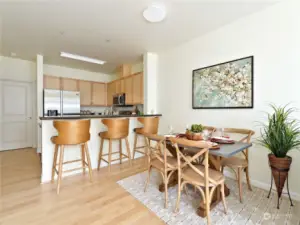 Breakfast Counter and dining area