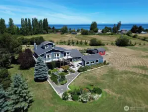 Gorgeous, Fully Fenced 5 Acres