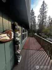 The deck wraps on 3 sides 1048 sq ft