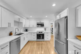 Expansive counter space for cooking!