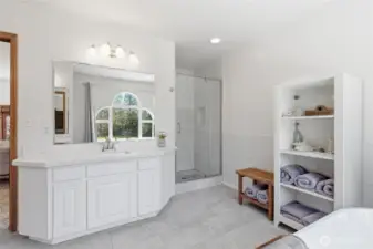 Fully renovated Primary Bath w/ walk-in shower & Soaking Tub
