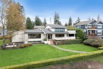 Perfectly situated on quiet Tahoma Place, you can enjoy the sweeping views, charming historic details and modern conveniences of this grand property.